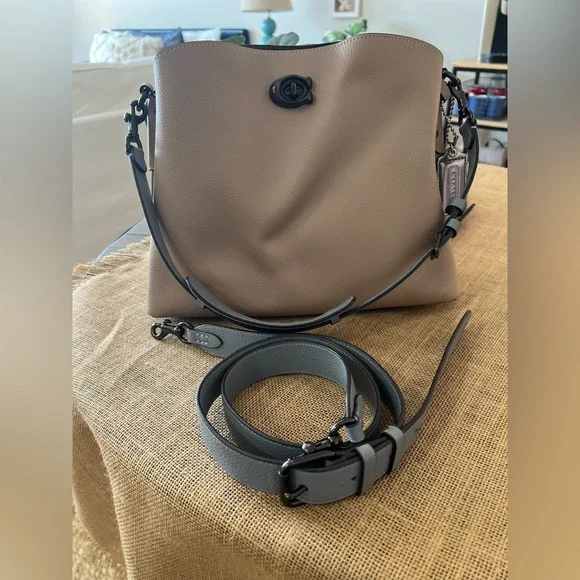 Coach C2590 Willow Shoulder Bag in colorblock polished pebble leather - Picture 2 of 7